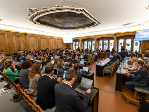 Loi sur l'assainissement des finances de l'Etat débattue à Fribourg