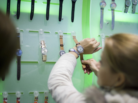 Les consommateurs préfèrent acheter leur montre en magasin