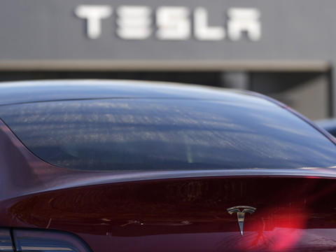 Tesla lance une version meilleur marché de Model 3 et Model Y