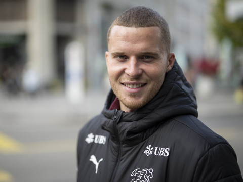 Elvedi fait la paire avec Akanji