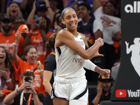 Las Vegas à un succès du titre en WNBA