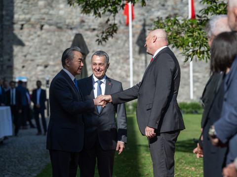 Ignazio Cassis accueille son homologue chinois