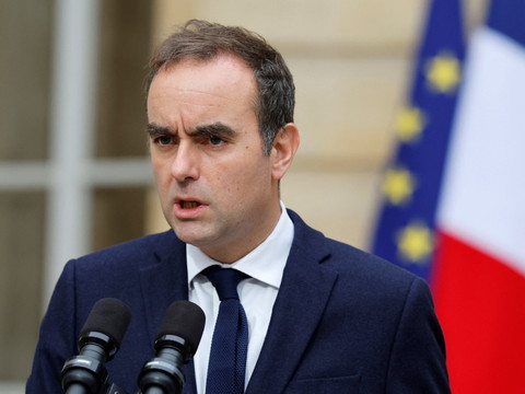 Macron reconduit Sébastien Lecornu comme Premier ministre