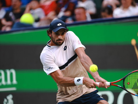 La surprise Vacherot bat Djokovic et se hisse en finale à Shanghai