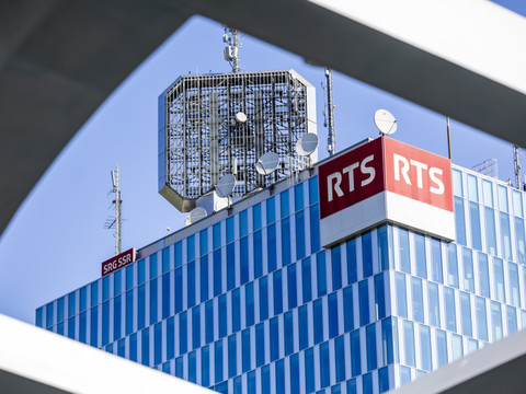 Sondage: les Suisses favorables à une réduction de la redevance SSR