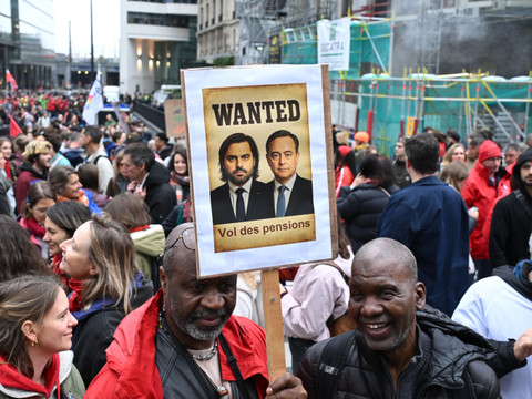 Grosse manif à Bruxelles contre le budget 