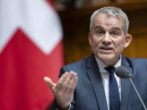 Beat Jans craint un excès de bureaucratie dans les rapatriements