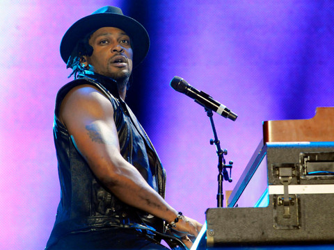 Mort à 51 ans du chanteur américain D'Angelo, figure de la soul