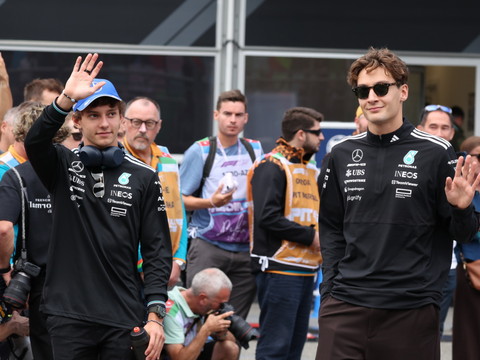 Russell et Antonelli prolongent chez Mercedes