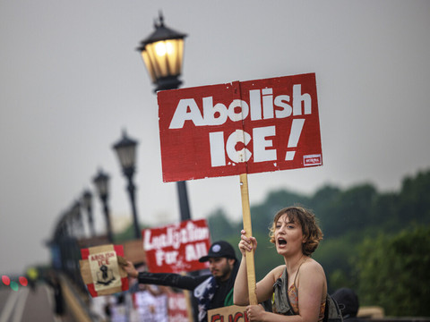 Los Angeles déclare l'état d'urgence pour aider les migrants