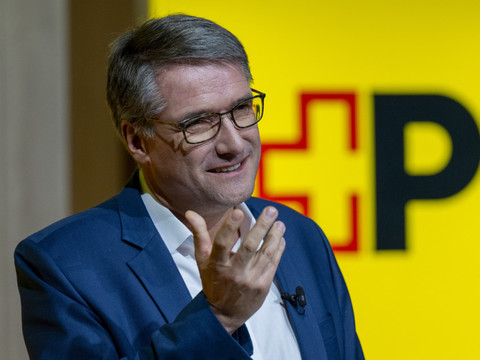 Le président de La Poste ne veut pas d'un corset plus étroit