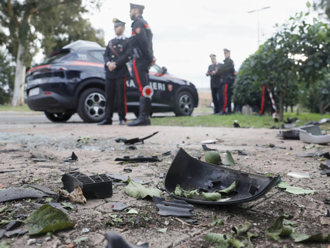 Italie: une bombe explose sous la voiture d'un journaliste renommé