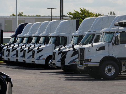 De nouveaux droits de douane américains sur les bus et camions