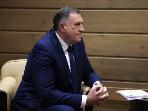 Bosnie: le chef déchu de l'entité serbe remplacé ad intérim