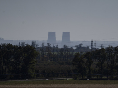 Ukraine: début des travaux de raccordement électrique à Zaporijjia