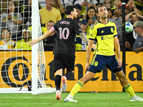 Triplé de Messi, meilleur buteur à l'issue de la saison régulière
