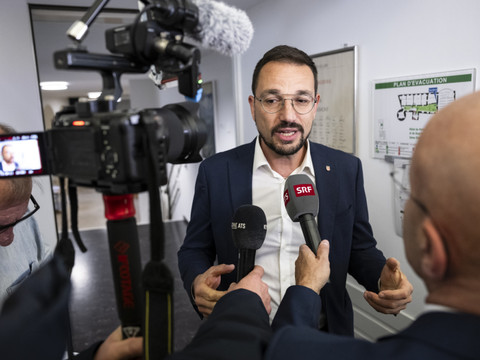 Gouvernement: Martial Courtet 