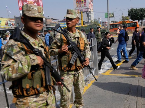 Pérou: l'armée déployée dans les rues de Lima