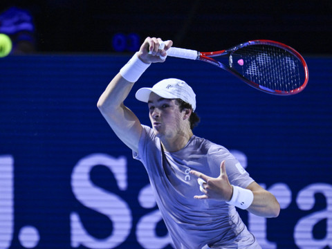 Swiss Indoors: Joao Fonseca remporte le titre à Bâle