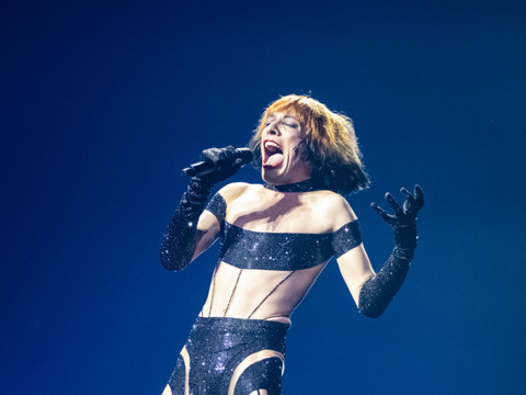 Nemo vend aux enchères son costume de l'Eurovision