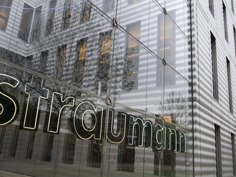 Straumann progresse au troisième trimestre