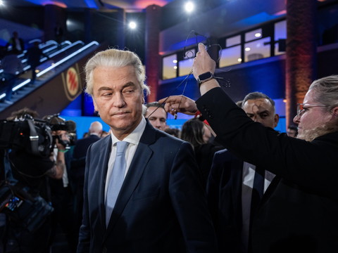 Les Néerlandais aux urnes, test pour l'extrême droite en Europe