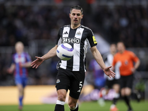 Premier but de la saison pour Fabian Schär