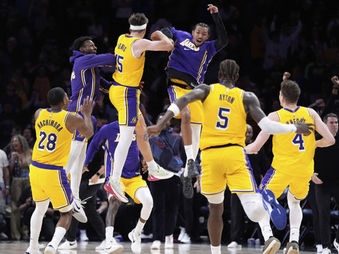 La NBA approuve la vente record des Lakers
