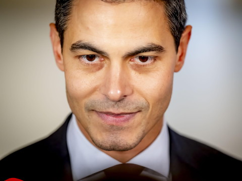 Pays-Bas: le parti centriste D66 remporte les élections