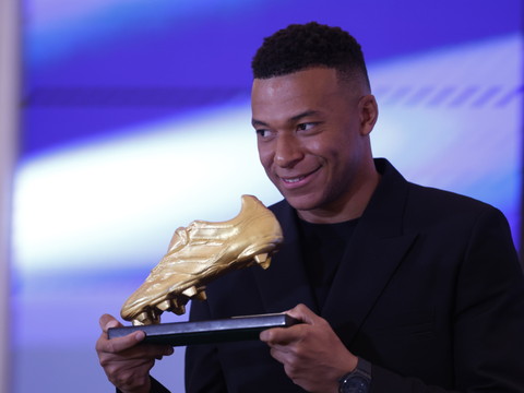 Mbappé reçoit son premier Soulier d'Or européen