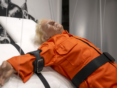 Un Trump crucifié exposé dans le centre-ville de Bâle