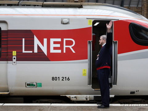 Attaque à l'arme blanche dans un train en Angleterre: des blessés