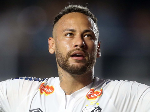 Neymar rejoue avec Santos après un mois et demi d'absence