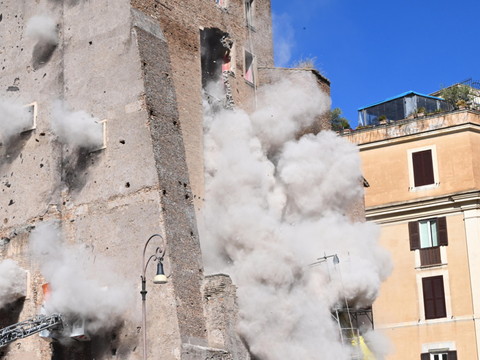 Rome: effondrement d'une tour médiévale en travaux, ouvrier tué