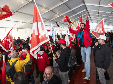 Lausanne: deuxième journée de mobilisation pour les maçons