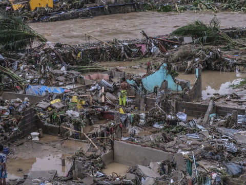 Le typhon Kalmaegi fait une quarantaine de morts aux Philippines