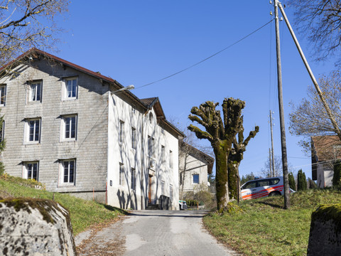 Corps retrouvé en Franche-Comté: une Française arrêtée en Suisse