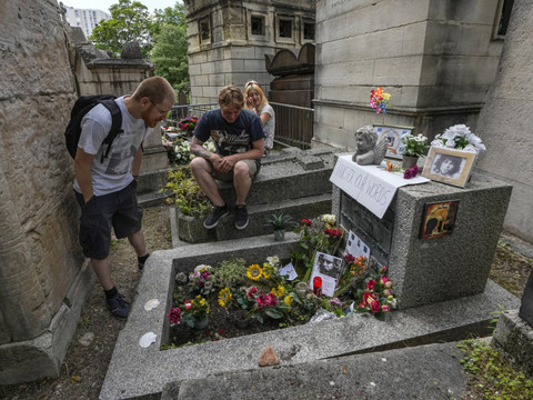 Au cimetière près de Jim Morrison: Paris lance un tirage au sort