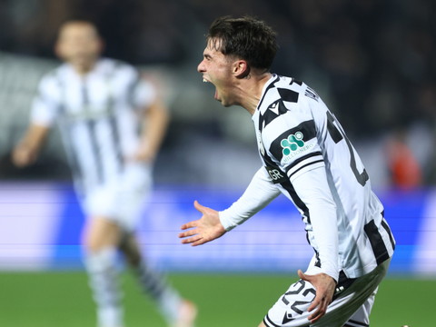 YB laminé par le PAOK