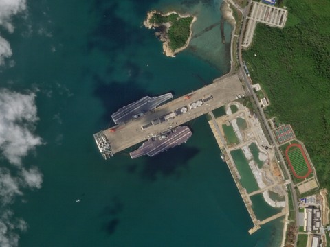 La Chine met en service son troisième porte-avions