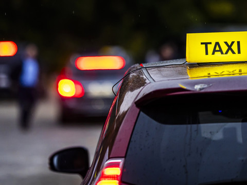 Chauffeur condamné à Zurich pour des abus sexuels sur des clientes