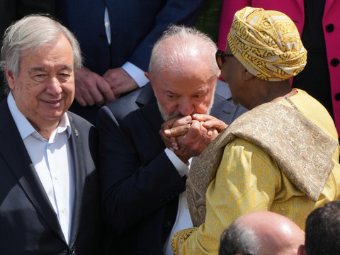 Transition énergétique au 2e jour du sommet précédant la COP30