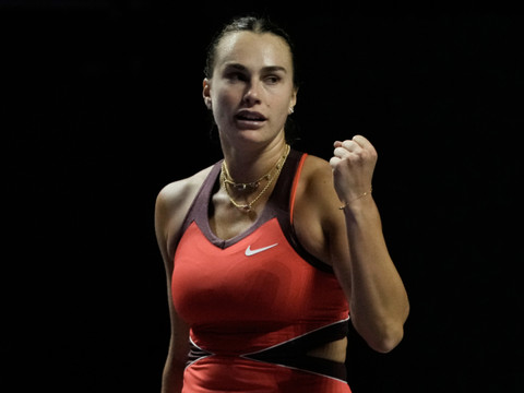 Aryna Sabalenka rejoint Elena Rybakina en finale à Ryad
