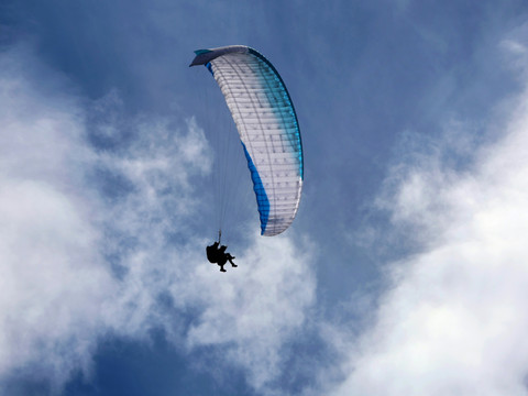 Deux parapentistes accidentés dans le Toggenburg