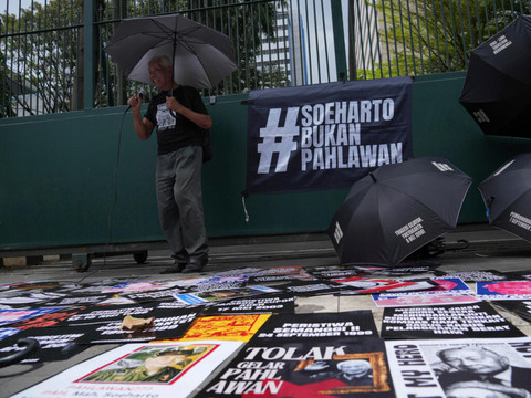 L'Indonésie fait de l'ex-dictateur Suharto un 