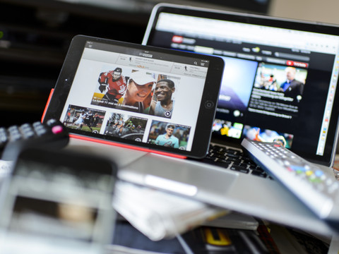 Le numérique s’impose, la lecture et le sport restent essentiels