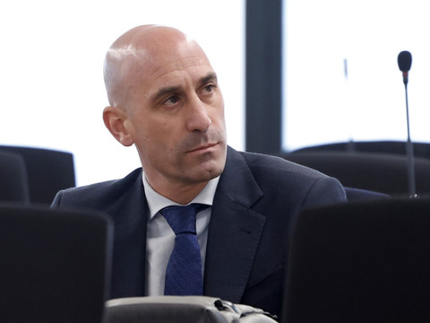 Luis Rubiales crie au complot de 