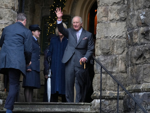 Charles III, 77 ans, déterminé à travailler malgré son cancer