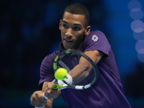 défiera Alcaraz en demi-finales