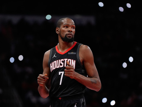 Un 3e succès d'affilée pour les Rockets